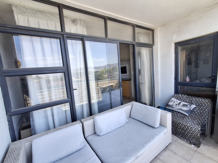 1 Bedroom Property for Sale in Royal Ascot Western Cape